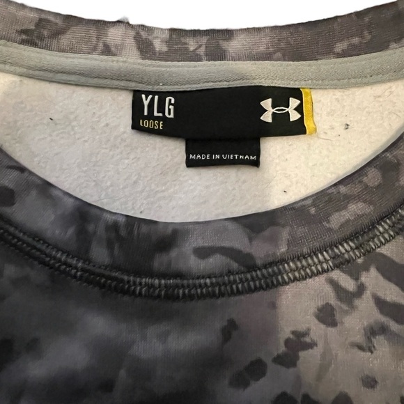 Boys Under Armour Sweater - Picture 6 of 6